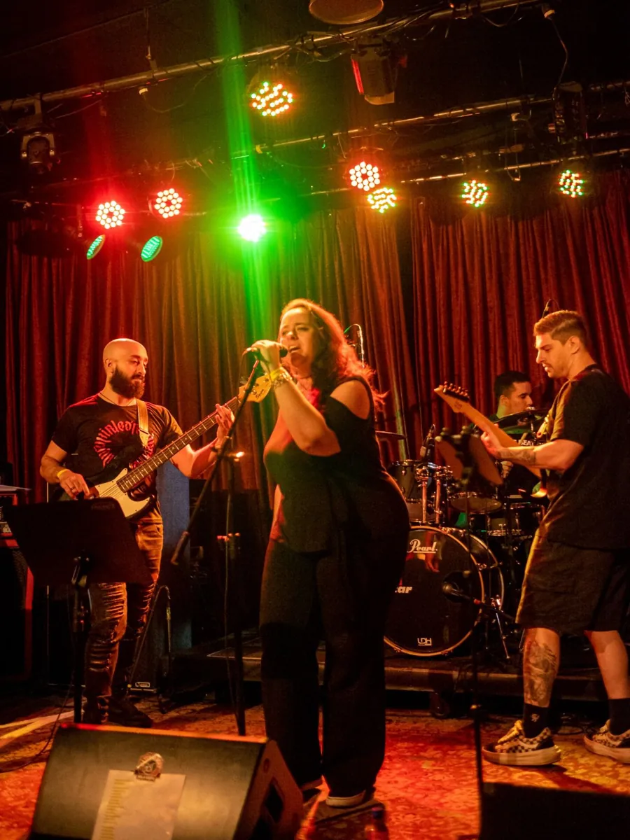 Singer · Bateras Beat performance