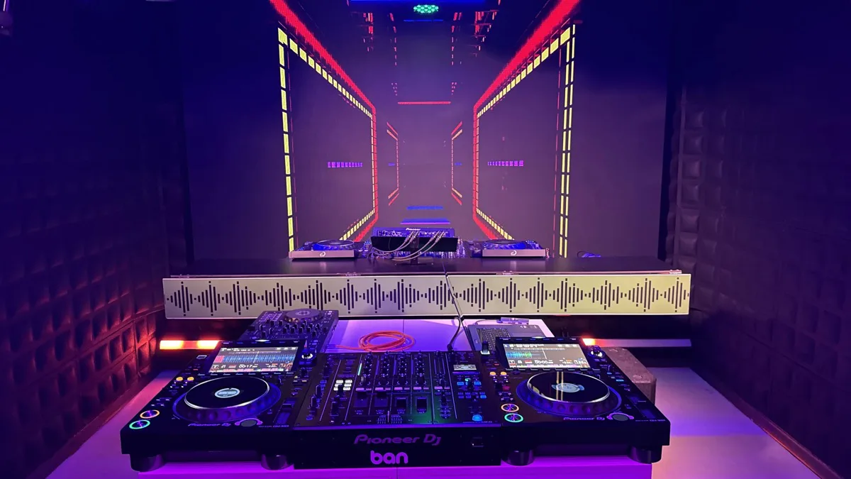 CDJ-3000 · Estúdio DJ Ban EMC São Paulo · Player profissional Pioneer DJ
