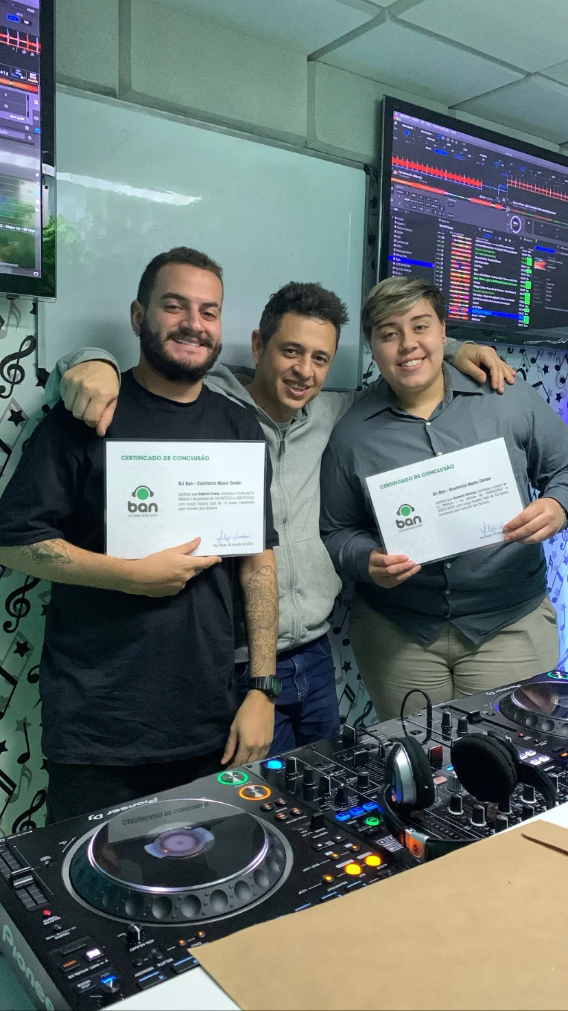 Aluno formado DJ Ban EMC