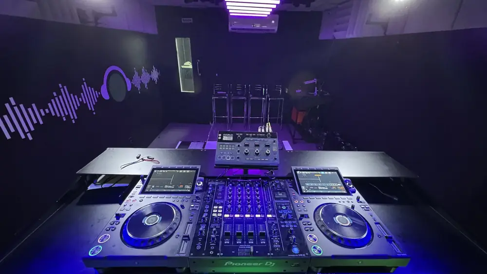 Studio 1 · CDJ-3000X · DJM-A9 · RMX-Ignite · LED panel