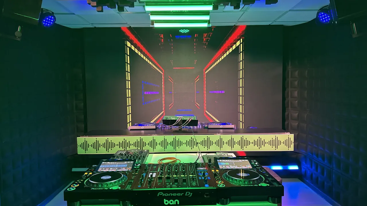 Master Studio 1 · CDJ-3000X and DJM-A9 Pioneer DJ with LED panel · DJ Ban EMC São Paulo