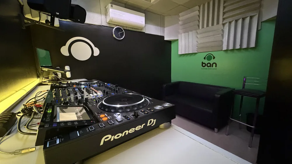 Estúdio 4 Pioneer DJ · DJ Ban EMC