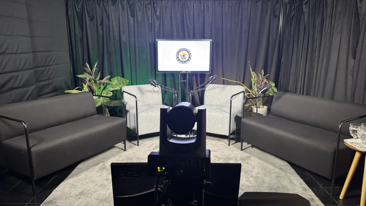 Studio 7 + Lounge · podcast and live streaming setup · DJ Ban EMC São Paulo