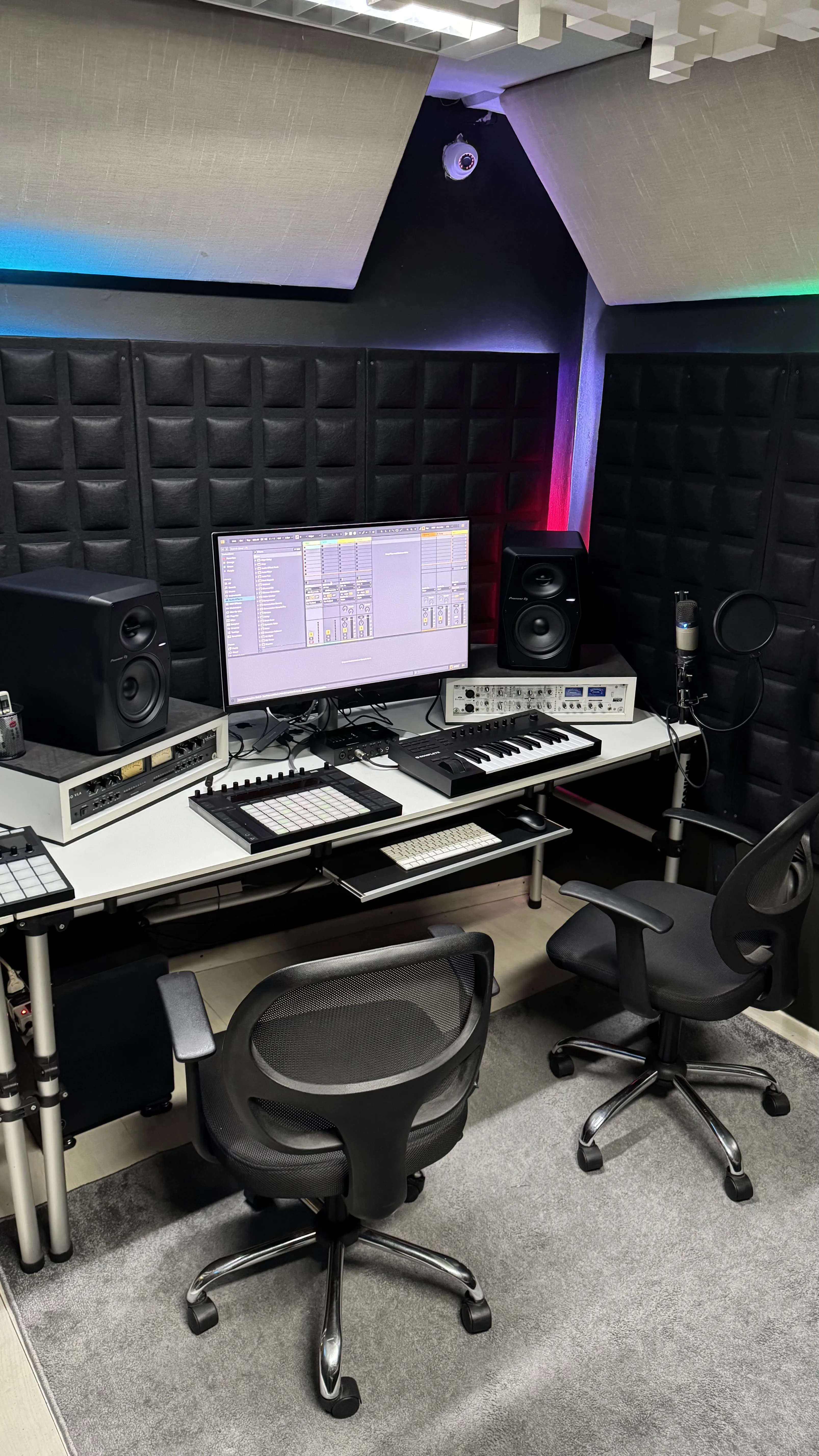 VM-80 · Monitor Pioneer DJ em estúdio profissional · DJ Ban EMC São Paulo