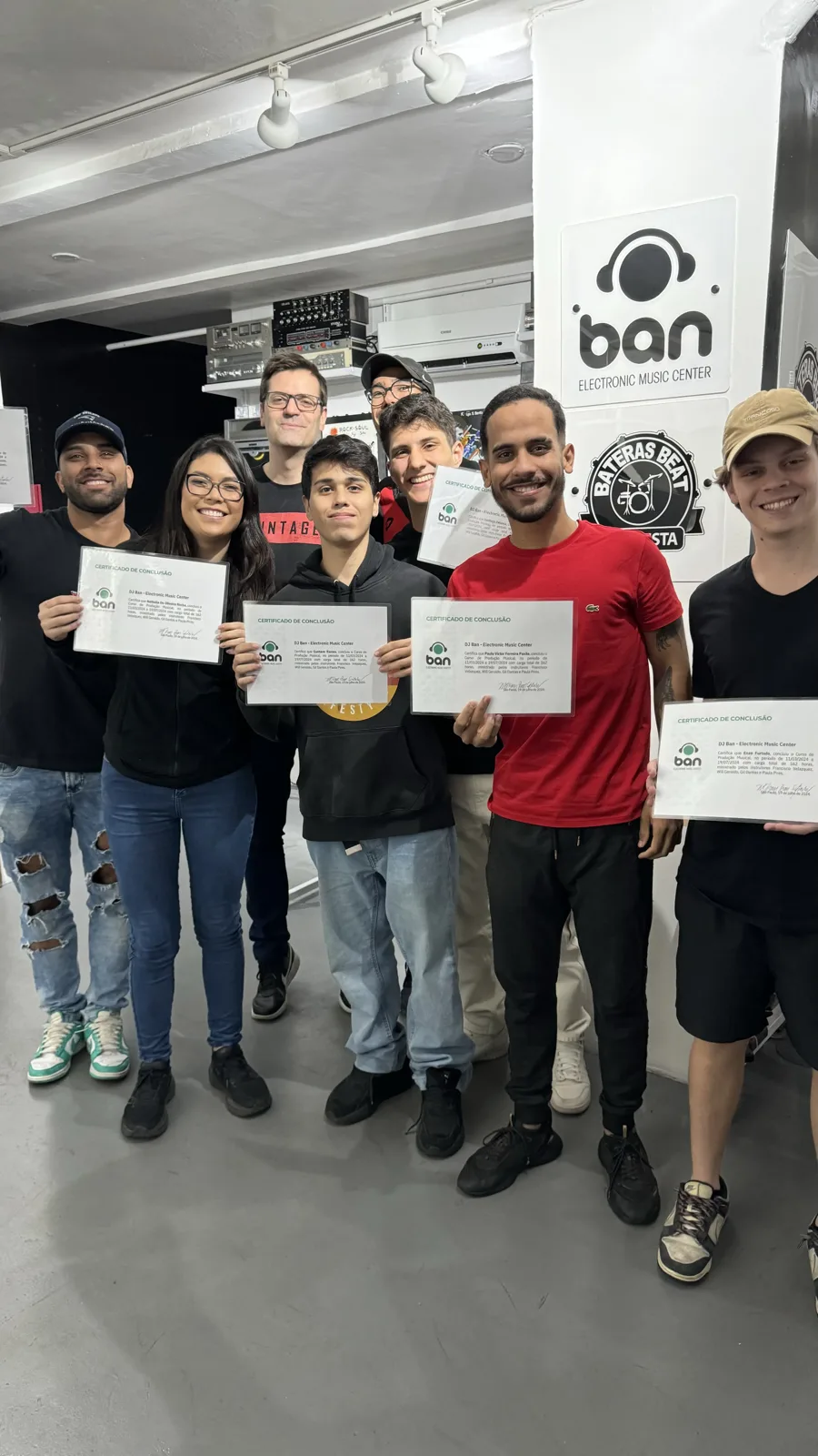 Turma formada no curso de Produção Musical DJ Ban EMC