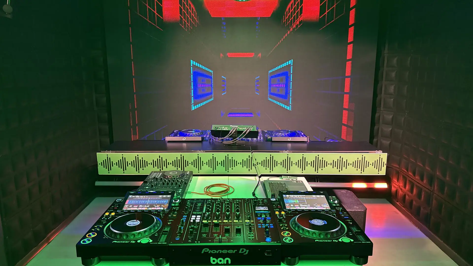 Vista geral Estúdio 1 DJ Ban EMC